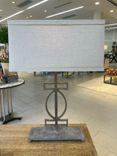 Load image into Gallery viewer, Gold Leaf Motif Table Lamp
