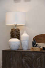 Load image into Gallery viewer, Matte White Vase Small
